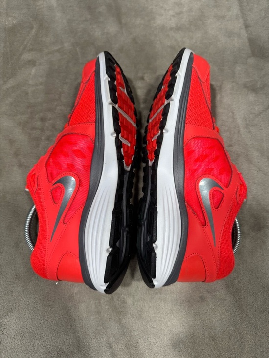 Nike Dual Fusion Sneakers - Picture 8 of 11